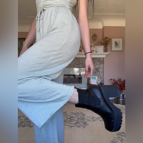 Caution To The Wind keyhole jumpsuit - Picture 11 of 11